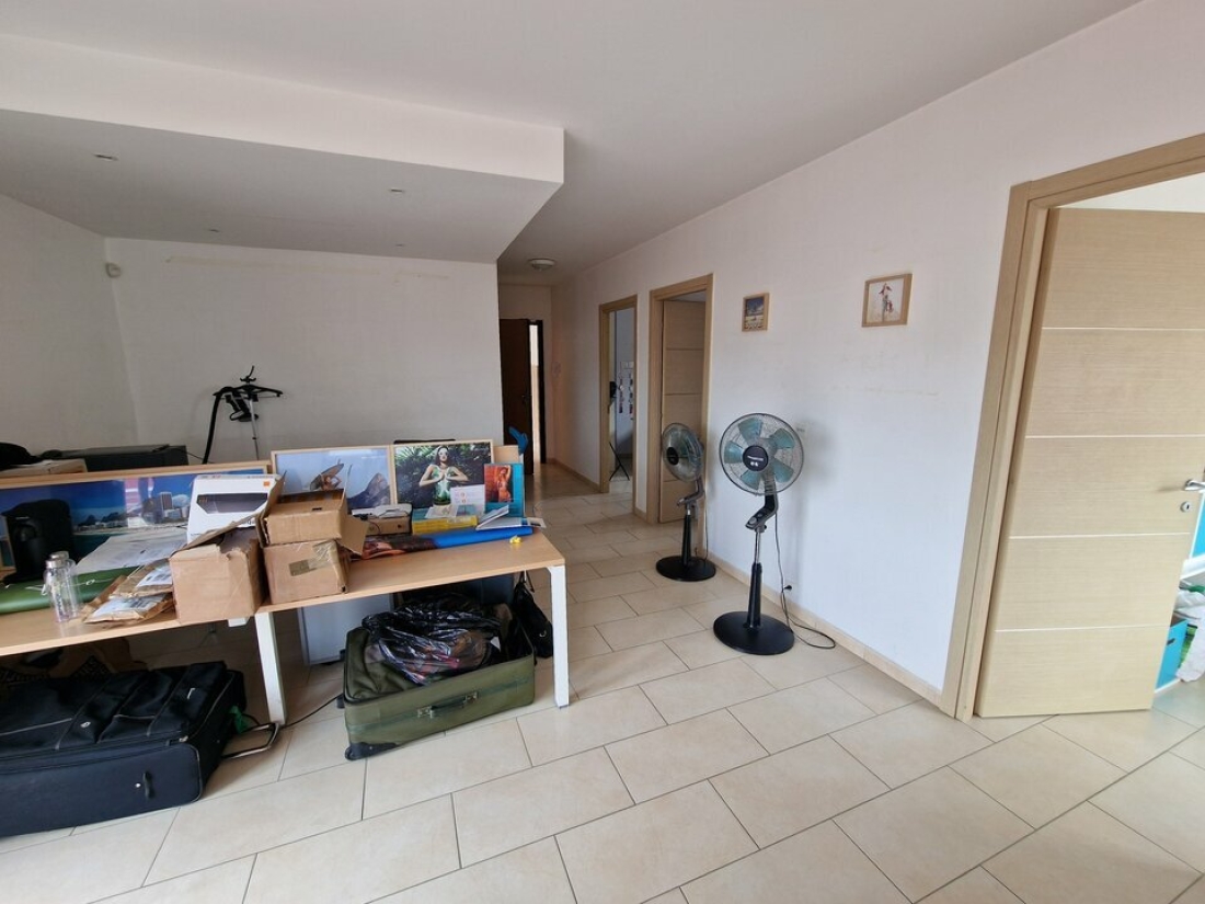 Photo 2 – location bureaux	SAINT LAURENT DU VAR (06700)