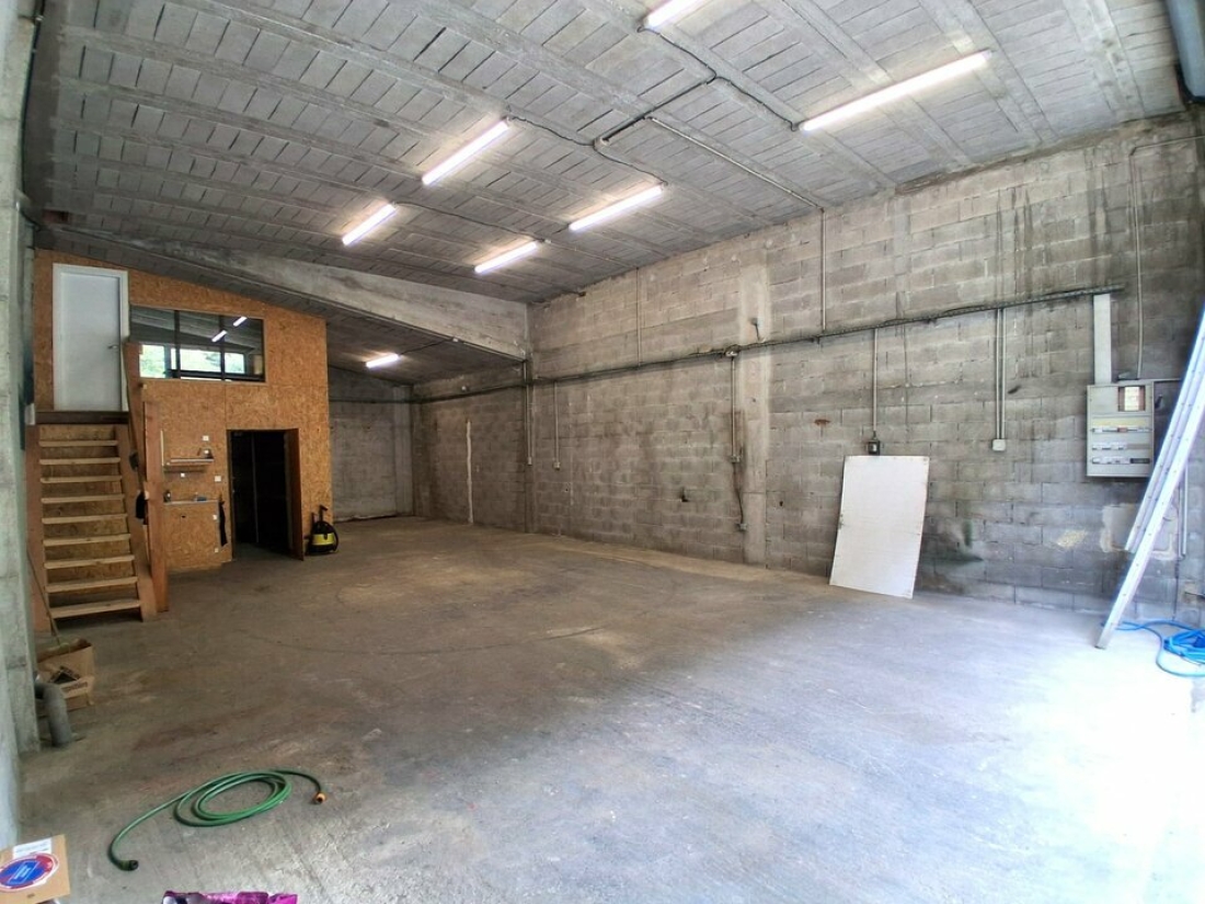 Photo 3 – location Entrepôts / activités	SAINT ANDRE (06730)