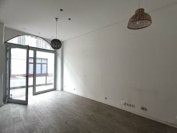 Photo 1 – vente Locaux commerciaux	VENCE (06140)