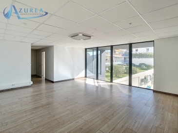 Photo 1 – location bureaux	CANNES LA BOCCA (06150)