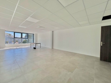 Photo 1 – location bureaux	VILLENEUVE LOUBET (06270)