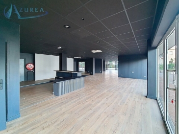 Photo 1 – location Locaux commerciaux	SAINT LAURENT DU VAR (06700)