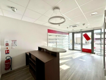 Photo 1 – location Locaux commerciaux	ROQUEBRUNE SUR ARGENS (83520)