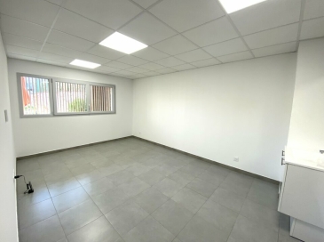 Photo 1 – location bureaux	VILLENEUVE LOUBET (06270)