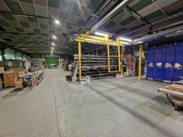 Photo 1 – location Entrepôts / activités	CONTES (06390)