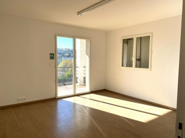 Photo 1 – location bureaux	GRASSE (06130)