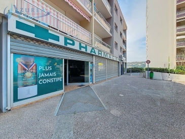 Photo 1 – location Locaux commerciaux	SAINT LAURENT DU VAR (06700)