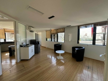 Photo 1 – location bureaux	SAINT RAPHAEL (83700)