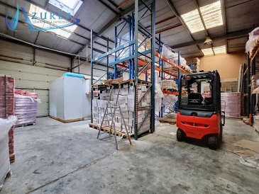 Photo 1 – location Entrepôts / activités	CONTES (06390)