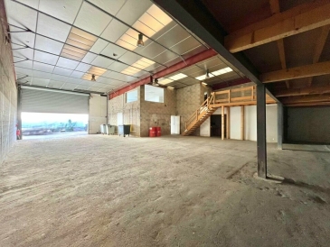 Photo 1 – location Entrepôts / activités	MANDELIEU LA NAPOULE (06210)