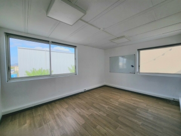Photo 1 – location bureaux	PUGET SUR ARGENS (83480)
