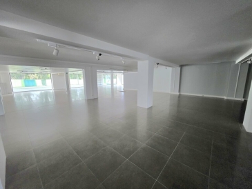 Photo 1 – location Locaux commerciaux	ANTIBES (06600)