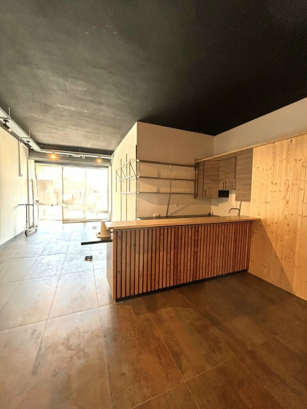 Photo 1 – location Locaux commerciaux	ANTIBES (06160)
