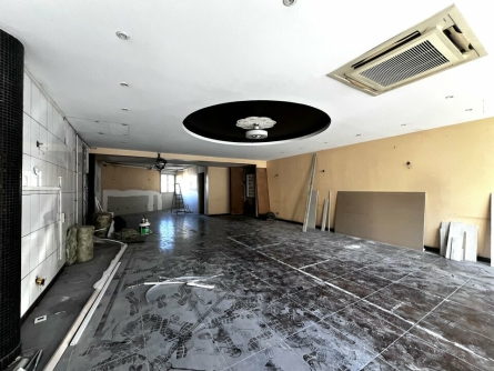 Photo 2 – location Locaux commerciaux	GRASSE (06130)