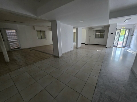 Photo 3 – location Entrepôts / activités	CARROS (06510)