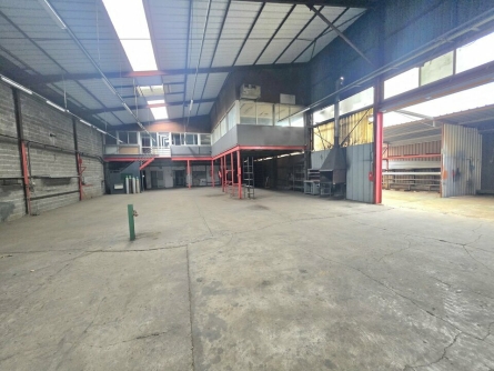 Photo 1 – vente Entrepôts / activités	ANTIBES (06600)