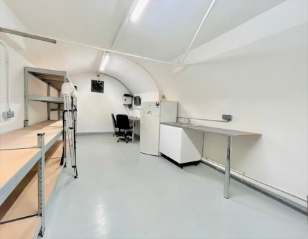 Photo 3 – location Entrepôts / activités	NICE (06300)