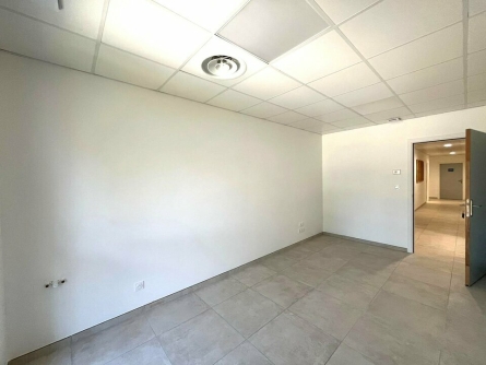 Photo 2 – vente bureaux	LORGUES (83510)