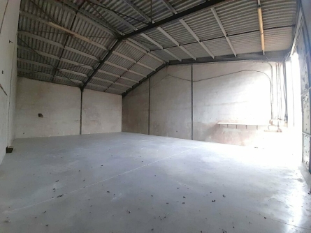 Photo 1 – location Entrepôts / activités	LE CANNET DES MAURES (83340)