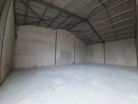 Photo 3 – location Entrepôts / activités	LE CANNET DES MAURES (83340)