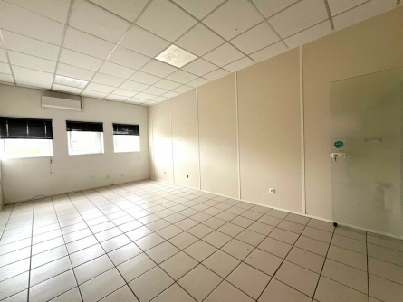 Photo 2 – location bureaux	SAINT LAURENT DU VAR (06700)