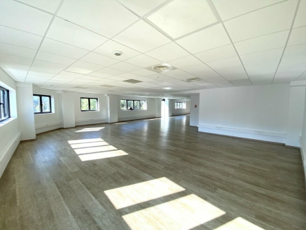 Photo 1 – location bureaux	NICE (06300)