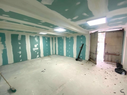 Photo 1 – location Entrepôts / activités	CANNES (06400)