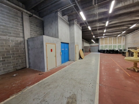 Photo 2 – location Entrepôts / activités	VALLAURIS (06220)