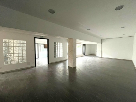 Photo 4 – vente bureaux	SAINT RAPHAEL (83700)