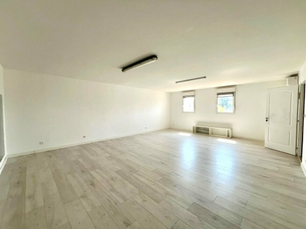 Photo 1 – location bureaux	ROQUEBRUNE SUR ARGENS (83520)