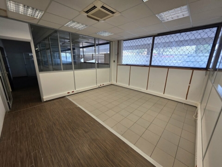 Photo 7 – location Entrepôts / activités	LE CANNET (06110)