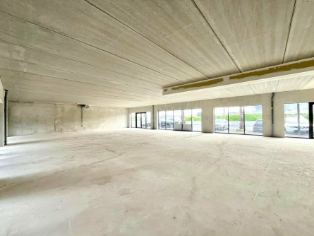 Photo 1 – location Locaux commerciaux	PUGET SUR ARGENS (83480)