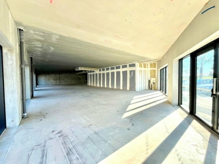 Photo 4 – location Locaux commerciaux	PUGET SUR ARGENS (83480)