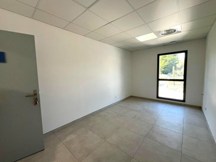 Photo 2 – location bureaux	LORGUES (83510)