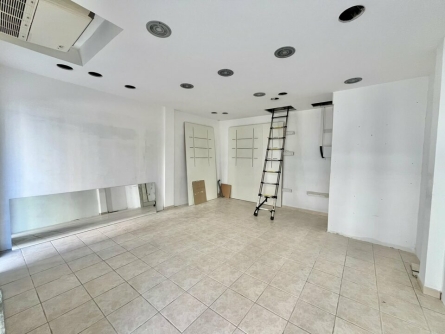 Photo 3 – vente Locaux commerciaux	SAINT RAPHAEL (83700)