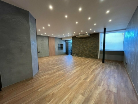 Photo 3 – location Locaux commerciaux	VALBONNE (06560)