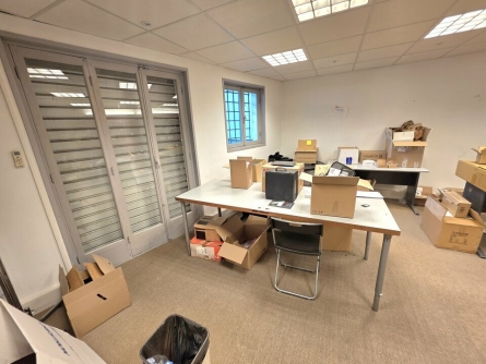 Photo 3 – location Entrepôts / activités	SAINT LAURENT DU VAR (06700)