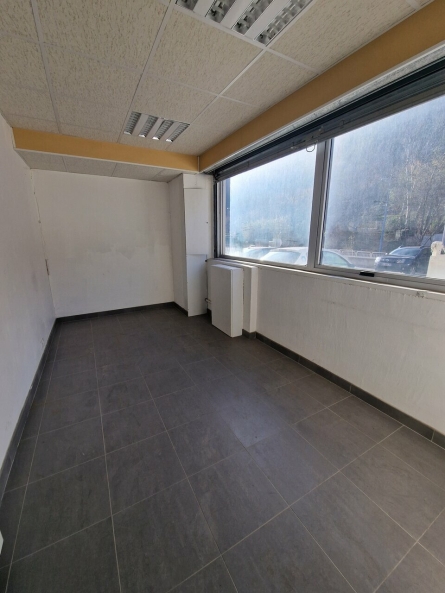 Photo 6 – location Entrepôts / activités	CARROS (06510)