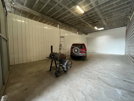 Photo 1 – location Entrepôts / activités	LA GAUDE (06610)