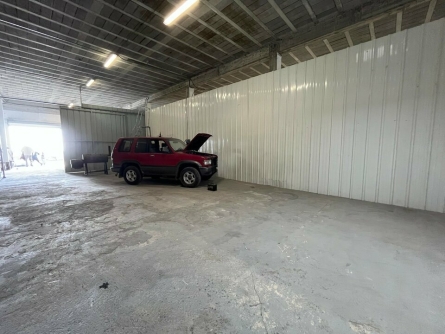 Photo 3 – location Entrepôts / activités	LA GAUDE (06610)