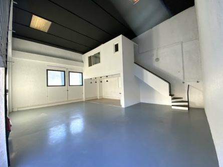 Photo 2 – location Entrepôts / activités	SAINT ANDRE (06730)