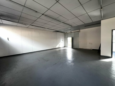 Photo 2 – location Entrepôts / activités	VILLENEUVE LOUBET (06270)