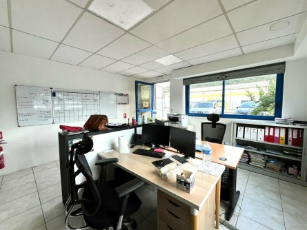 Photo 4 – location Entrepôts / activités	SAINT MAXIMIN LA SAINTE BAUME (83470)