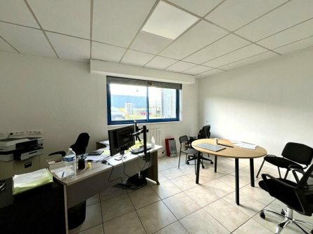 Photo 6 – location Entrepôts / activités	SAINT MAXIMIN LA SAINTE BAUME (83470)