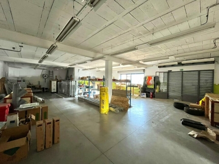 Photo 1 – location Entrepôts / activités	SAINT MAXIMIN LA SAINTE BAUME (83470)