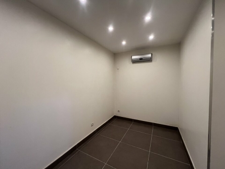 Photo 6 – location Entrepôts / activités	NICE (06100)