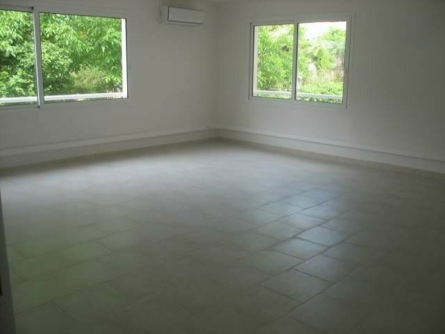 Photo 1 – location bureaux	MOUANS SARTOUX (06370)