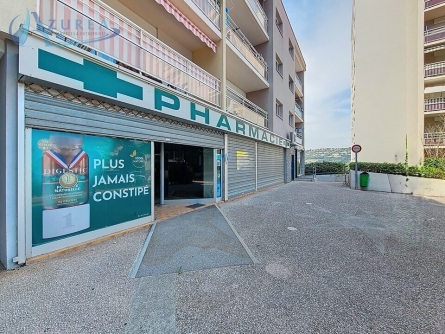 Photo 1 – location Locaux commerciaux	SAINT LAURENT DU VAR (06700)
