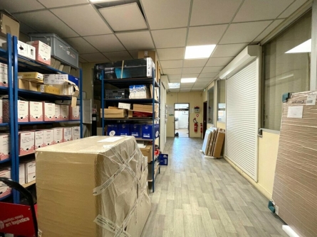 Photo 6 – location Entrepôts / activités	SAINT LAURENT DU VAR (06700)