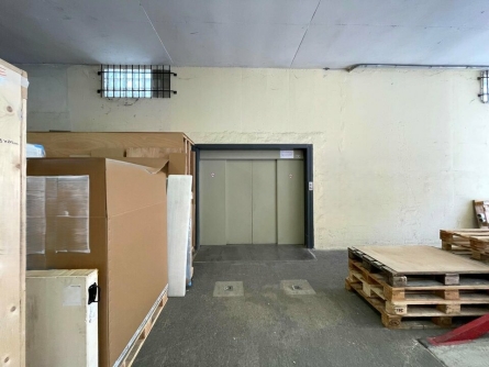 Photo 2 – location Entrepôts / activités	SAINT LAURENT DU VAR (06700)